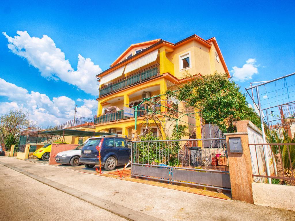 Apartment Snezana 1200 Fažana Exterior foto